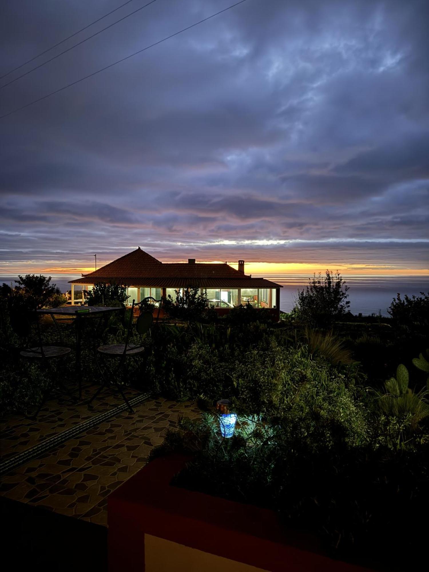 Villa Victoria Tiny Stone House à Ponta do Pargo Extérieur photo